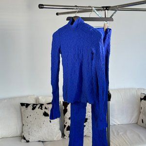 L'ACADEMIE RAUL CRINKLED BLUE SET - PANTS & TOP - SIZE S - SOLD AS A SET